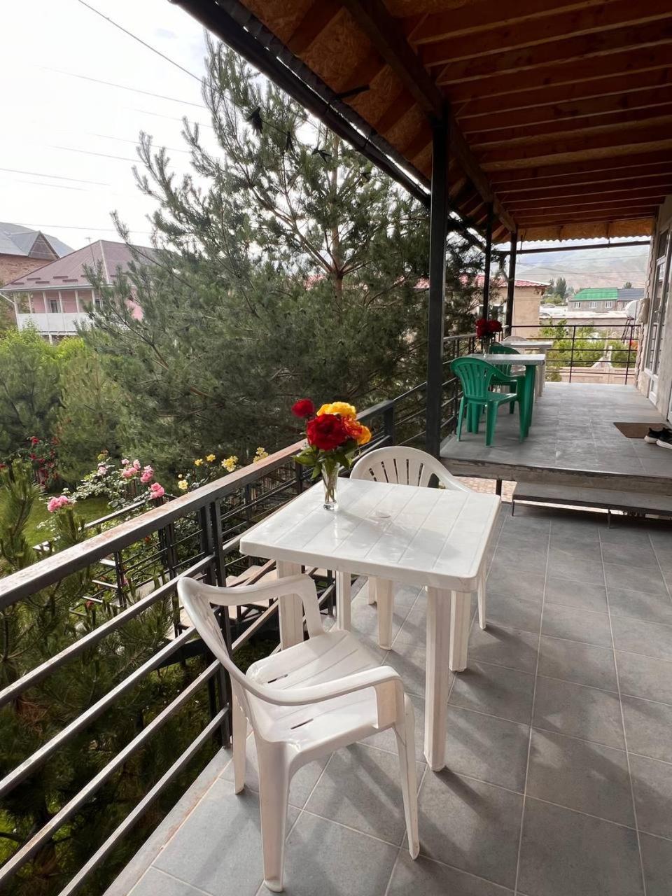 Podsolnukhi Guest House شولبون آتا المظهر الخارجي الصورة